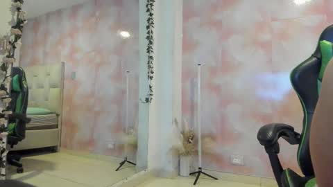 karoline  online show from 16, 9, 2025