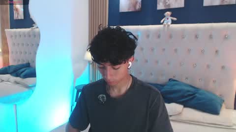 Snapshot of aiden_rivers_ chatting on 7, 7, 2026 Aiden online show from 7, 7, 2026