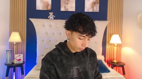Snapshot of aiden_rivers_ chatting on 23, 7, 2026 Aiden online show from 23, 7, 2026