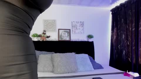 Snapshot of aihnoa_split chatting on 28, 2, 2025 AIHNOA online show from 28, 2, 2025