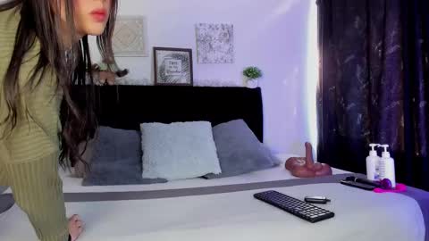 Snapshot of aihnoa_split chatting on 8, 3, 2025 AIHNOA online show from 8, 3, 2025