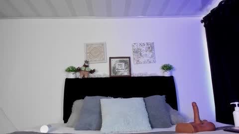 Snapshot of aihnoa_split chatting on 10, 3, 2025 AIHNOA online show from 10, 3, 2025