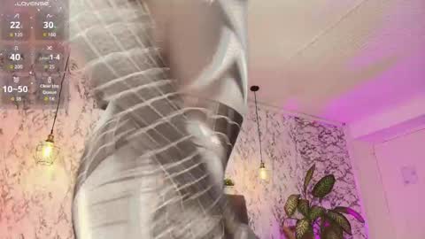 Snapshot of aihnoa_split chatting on 24, 9, 2025 AIHNOA online show from 24, 9, 2025