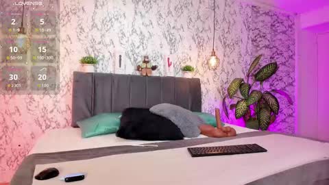 Snapshot of aihnoa_split chatting on 3, 10, 2025 AIHNOA online show from 3, 10, 2025