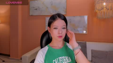  AILEEN VEGA  online show from 8, 3, 2025