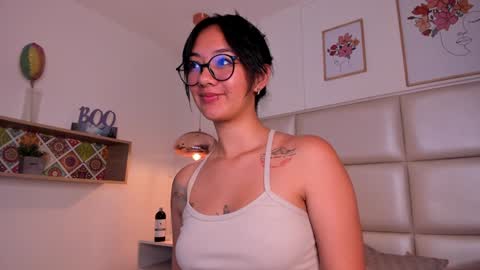 Aily Yozuko online show from 28, 1, 2025