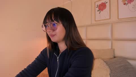 Aily Yozuko online show from 23, 4, 2026