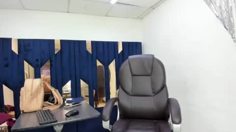 Aisha online show from 25, 7, 2026