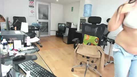 Snapshot of aisha_latina chatting on 24, 6, 2026 Katie online show from 24, 6, 2026
