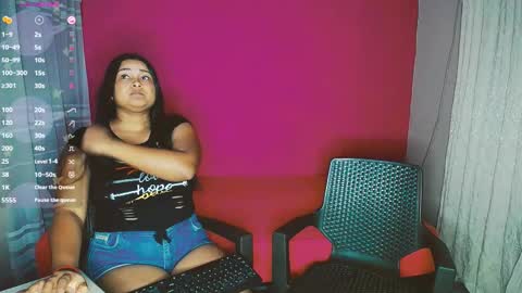 aisha_stacey0410 online show from 5, 3, 2025