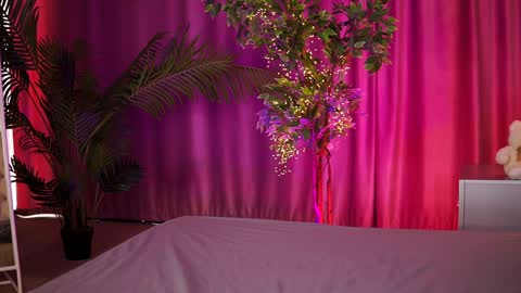 Lora online show from 6, 2, 2025