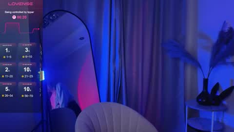 aishiro online show from 11, 9, 2025