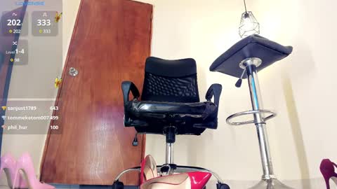 Snapshot of aitana_purple chatting on 10, 2, 2025 Aitana online show from 10, 2, 2025