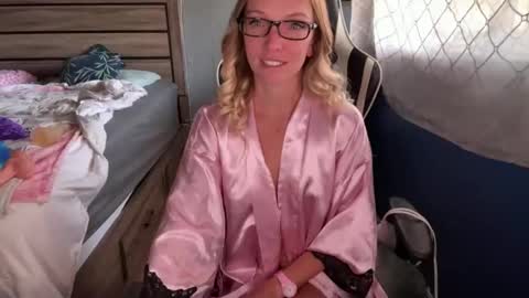 AJ online show from 28, 4, 2026