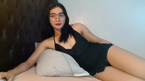 akamamiki25 online show from 17, 6, 2026
