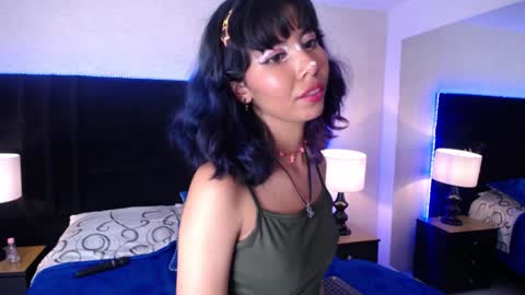 A K A N E  U W U online show from 17, 1, 2025