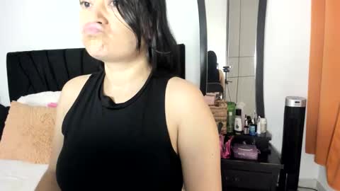 Snapshot of akanekihm chatting on 16, 5, 2026 MIRANDA online show from 16, 5, 2026