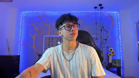 akazaboy online show from 9, 1, 2025