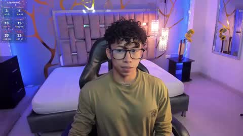 akazaboy online show from 28, 2, 2025