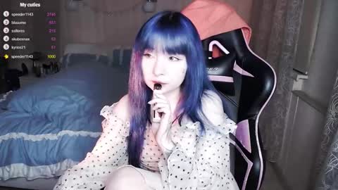 akirahartyx online show from 15, 9, 2025