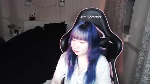 akirahartyx online show from 13, 1, 2026