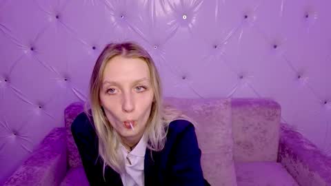 akiro_kim online show from 6, 3, 2026