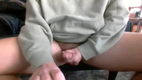 akpchi1984 online show from 5, 1, 2025