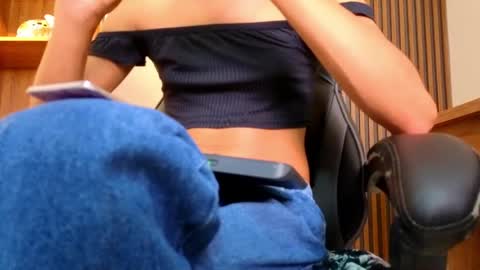 Alahia Rodriguez online show from 21, 4, 2026