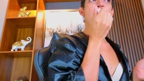 Snapshot of alahia__rodriguez chatting on 15, 5, 2026 Alahia Rodriguez online show from 15, 5, 2026