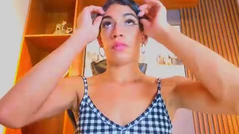 Snapshot of alahia__rodriguez chatting on 18, 6, 2026 Alahia Rodriguez online show from 18, 6, 2026