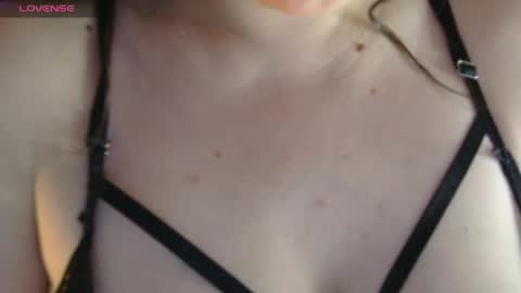 alaia_boobs online show from 25, 4, 2026