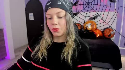 Alaia online show from 15, 10, 2025