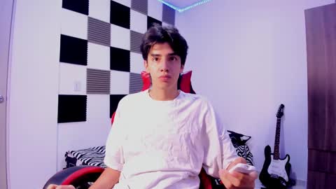 Snapshot of alan_boy01 chatting on 4, 10, 2025 Alan Boy online show from 4, 10, 2025