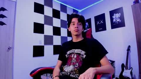 Snapshot of alan_boy01 chatting on 7, 11, 2025 Alan Boy online show from 7, 11, 2025