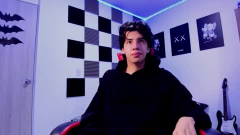 Snapshot of alan_boy01 chatting on 16, 11, 2025 Alan Boy online show from 16, 11, 2025