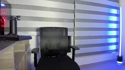 Snapshot of alan_muscle chatting on 11, 6, 2026 Alan online show from 11, 6, 2026