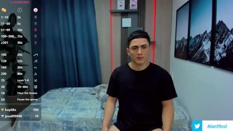 Alan  Kevin can we reach 100 thumbs up please guys  online show from 7, 3, 2025