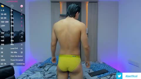 Alan  Kevin can we reach 100 thumbs up please guys  online show from 20, 9, 2025