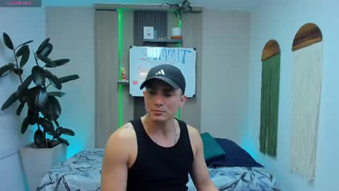 Alan  Kevin can we reach 100 thumbs up please guys  online show from 28, 7, 2026