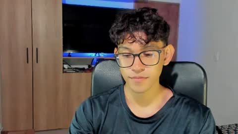Alan and Criss - WE JUST FRIENDS WITH BENEFITS BOTH VERS online show from 20, 6, 2026