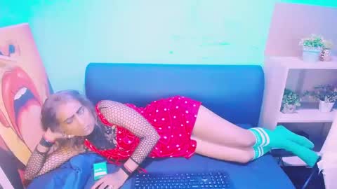 alanadelray online show from 5, 12, 2024