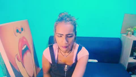 alanadelray online show from 12, 1, 2025