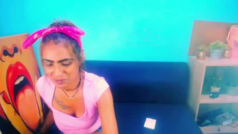 alanadelray online show from 24, 1, 2025