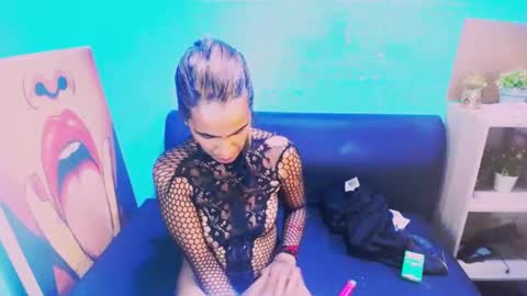 alanadelray online show from 3, 2, 2025