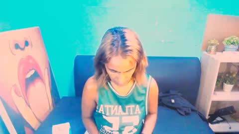 alanadelray online show from 5, 2, 2025