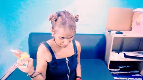 alanadelray online show from 28, 2, 2025