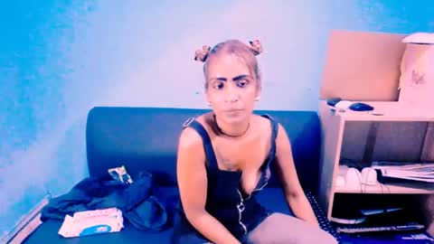 alanadelray online show from 28, 2, 2025