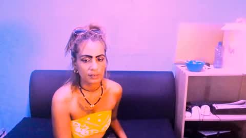 alanadelray online show from 10, 3, 2025