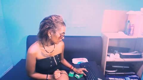 alanadelray online show from 12, 3, 2025