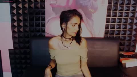 alanadelray online show from 23, 10, 2025